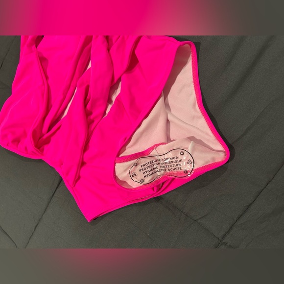 ✨NEW | Cut Out One Piece Monokini Neon Pink - Picture 4 of 5